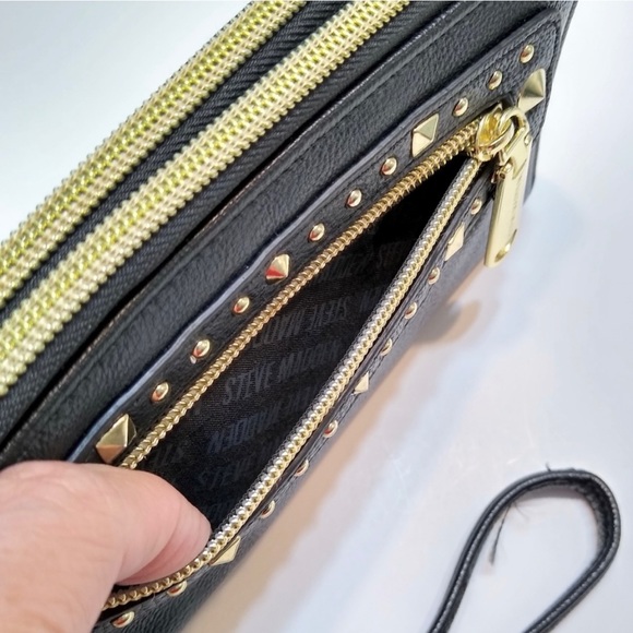 Steve Madden wristlet wallet, black w/gold accents/hardware - Picture 3 of 8